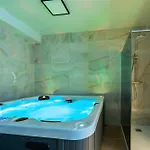 Deluxe - Private Wellness Villa