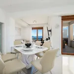 Deluxe - Private Wellness Villa *