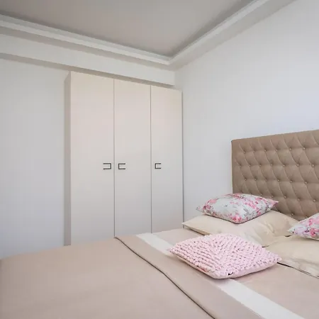Deluxe - Private Wellness Vila *