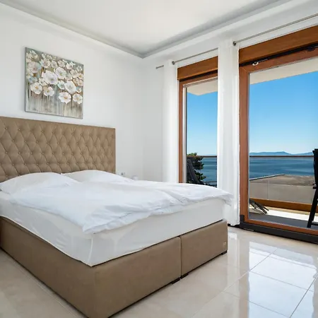 Deluxe - Private Wellness