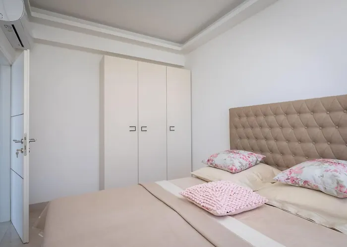 Deluxe - Private Wellness Villa *