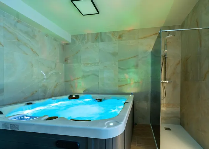 Deluxe - Private Wellness Villa