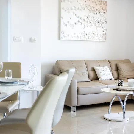 Deluxe - Private Wellness *