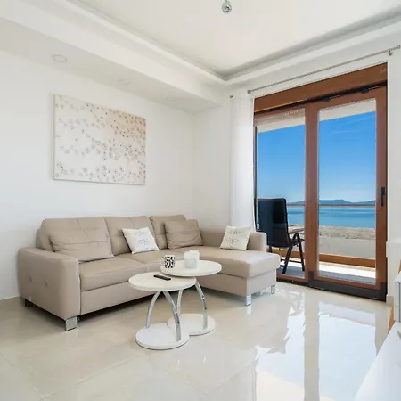 Deluxe - Private Wellness Villa