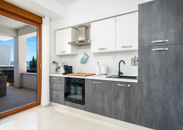 Deluxe - Private Wellness * بيساك